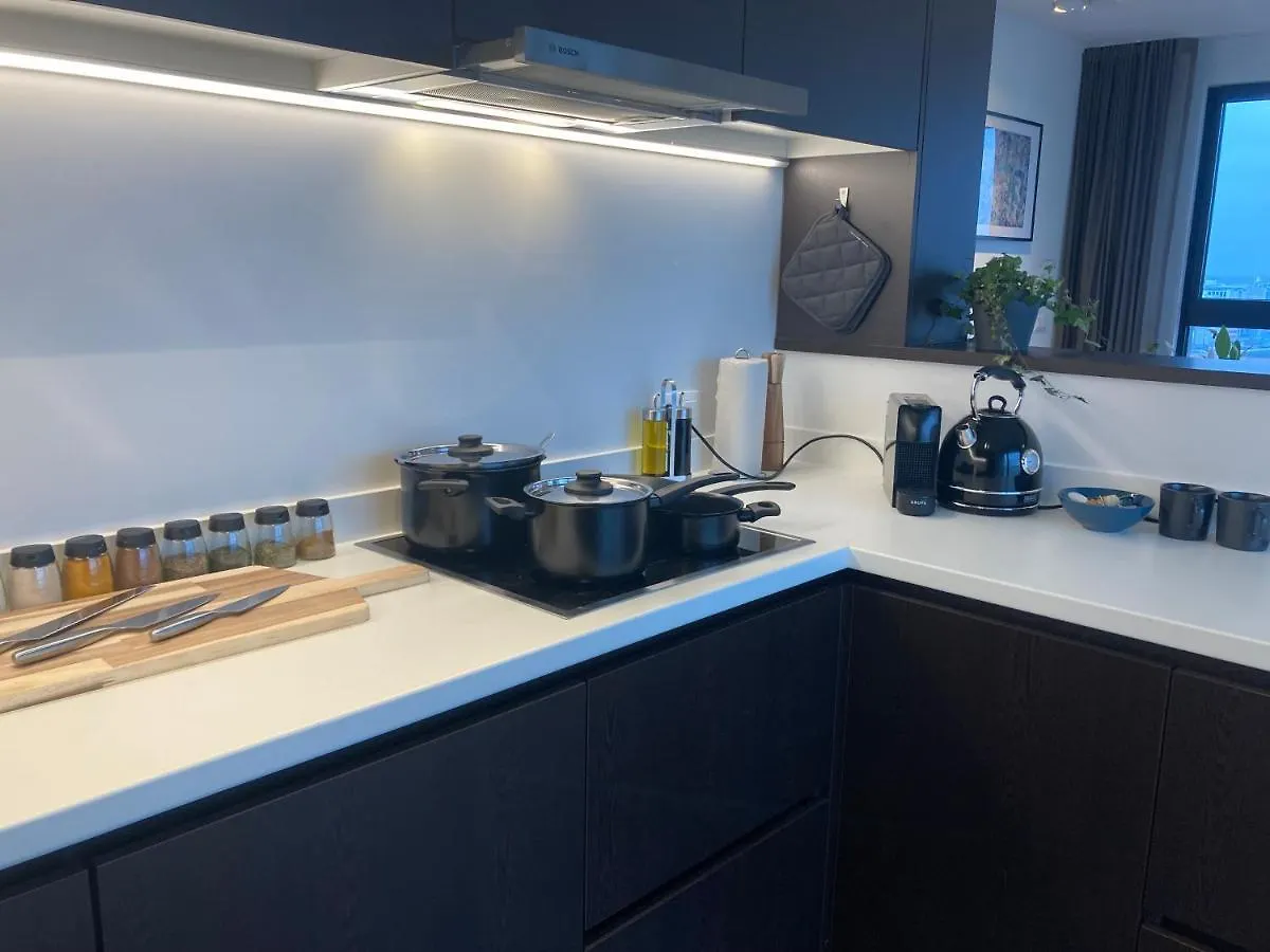 London Tower Apartments - Amberes